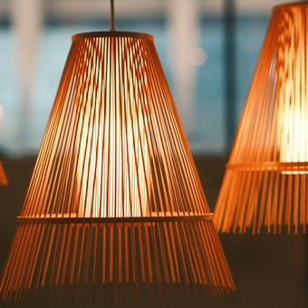 Compre Luminária com O Carpinteiro Artesão